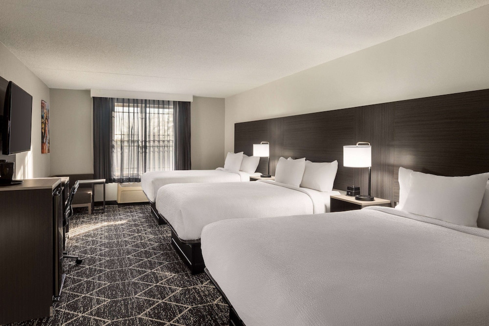 Room, Multiple Beds, Non Smoking - Photo 3