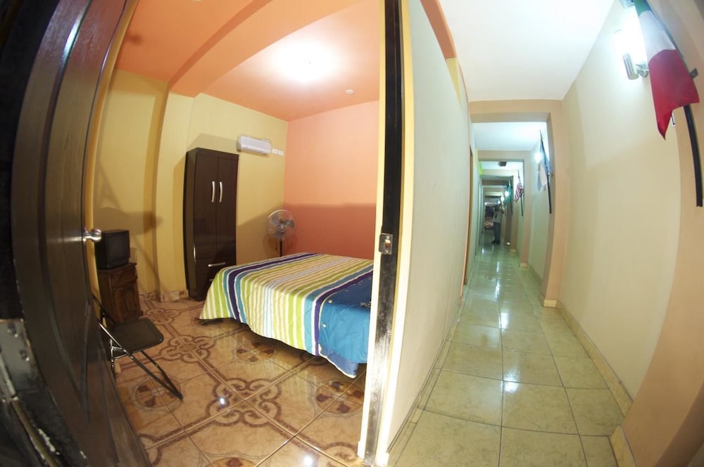 Double Room (With Air Conditioner) photo 1