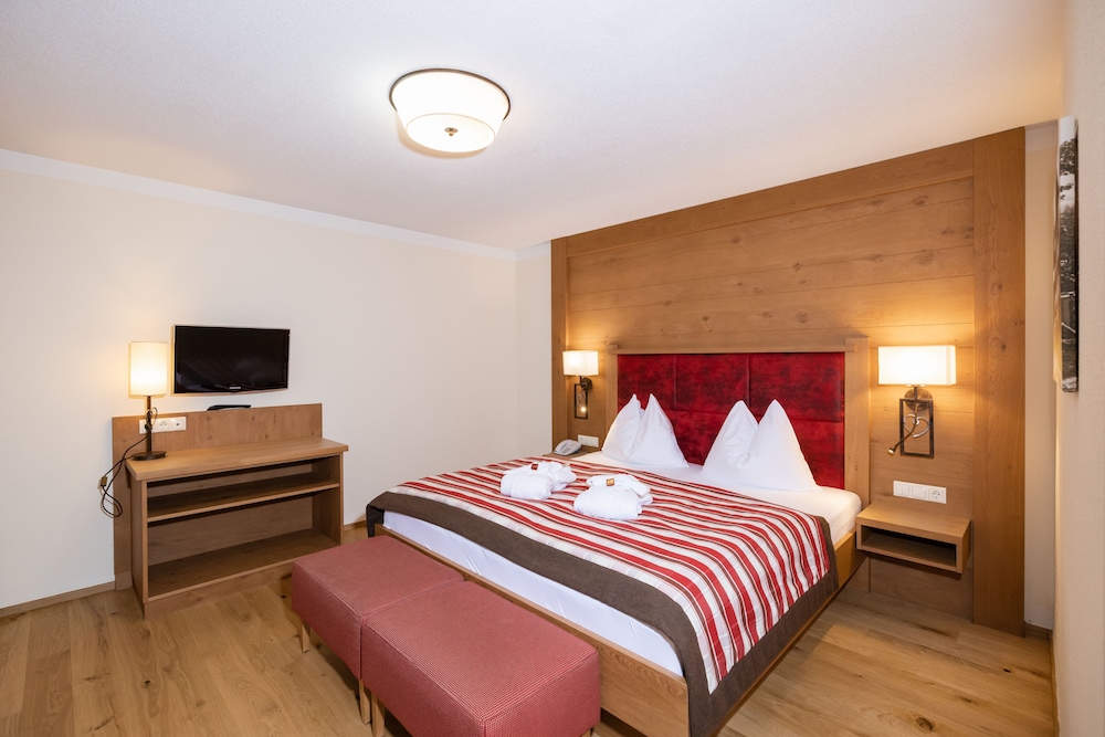 Deluxe Suite, 1 Bedroom, Balcony, Mountain View (Fein_DAHUAM) photo 1