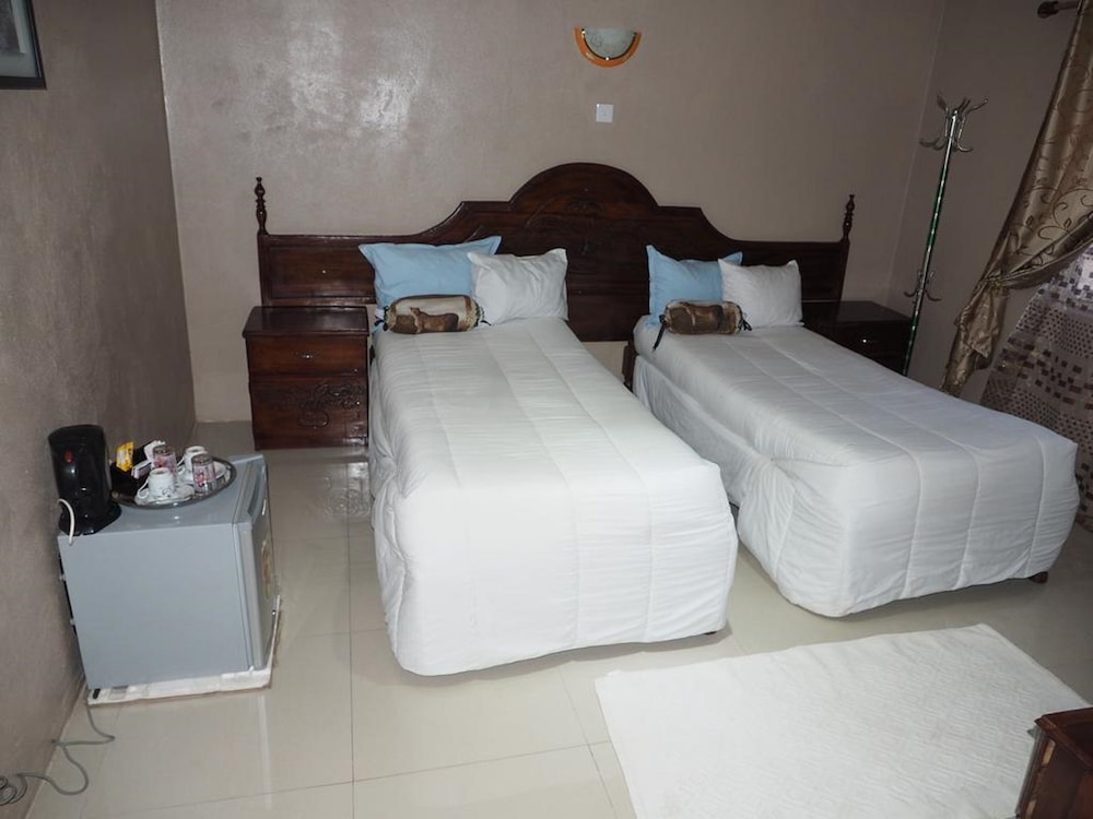 Standard Twin Room photo 2