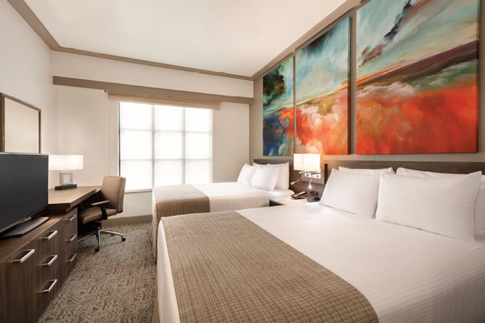 Suite, Multiple Beds (Queen Suite)