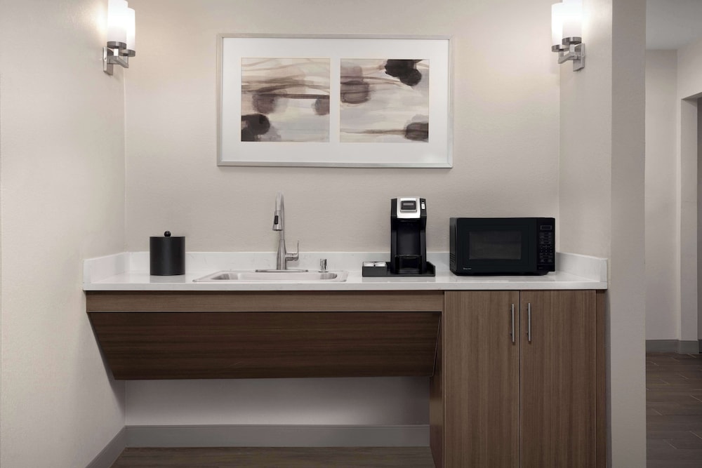 Suite, 1 Bedroom photo 2