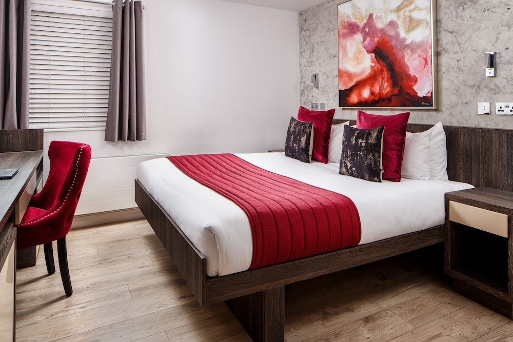 Standard Suite, 1 King Bed photo 1