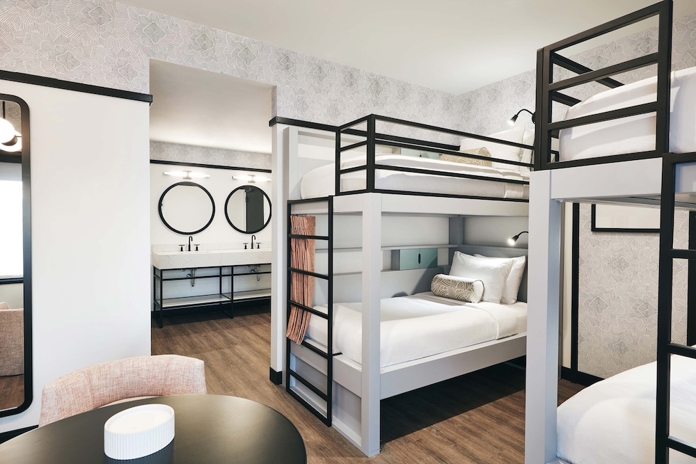 Room, Multiple Beds (4 Twin Bunkbed)