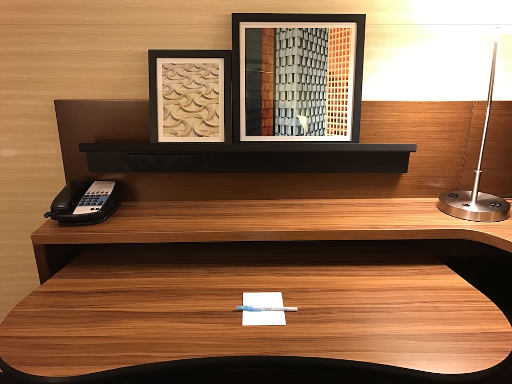 Room, 2 Queen Beds (Mobility/Hearing Access, Roll-In Shwr) photo 2
