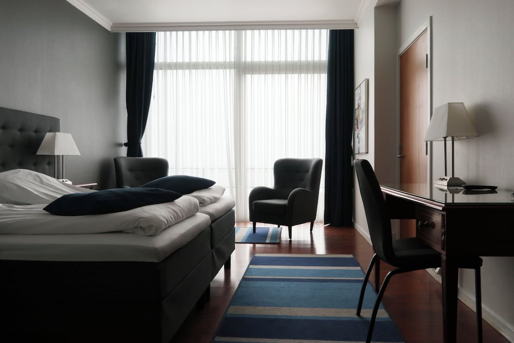 Family Room photo 1