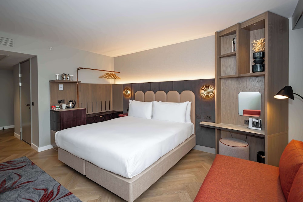 Executive Room, 1 King Bed, Tower (accessible) photo 2