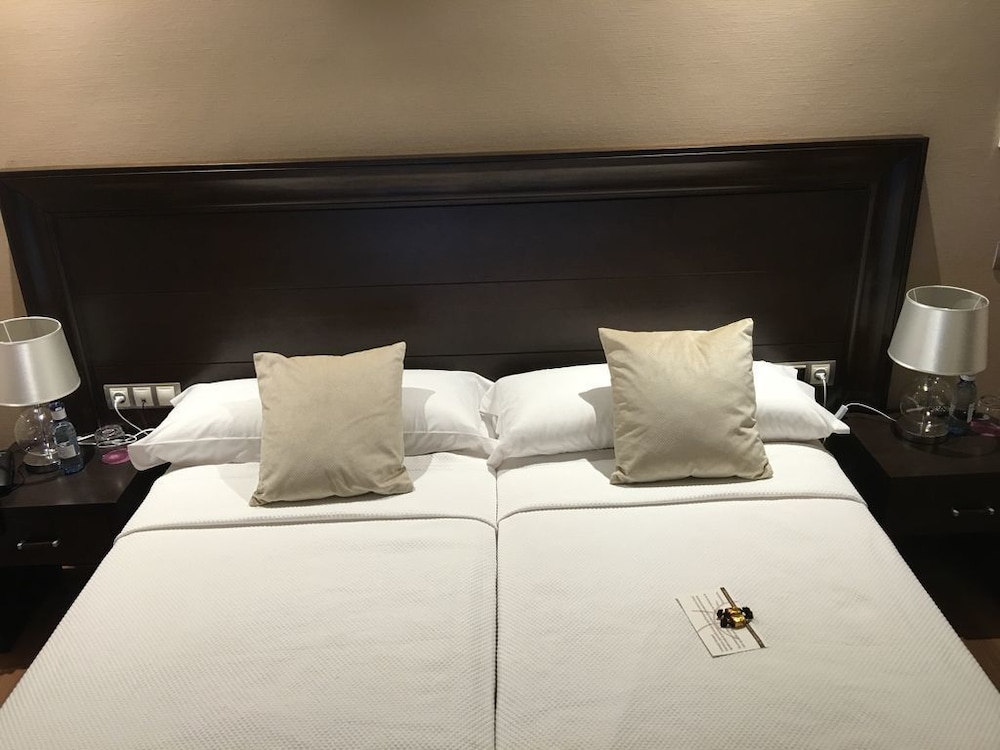 Standard Twin Room, Accessible photo 2