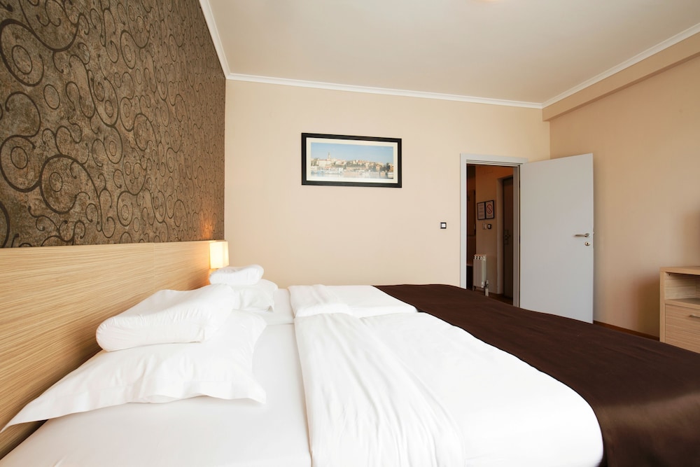 Suite, 2 Bedrooms photo 2