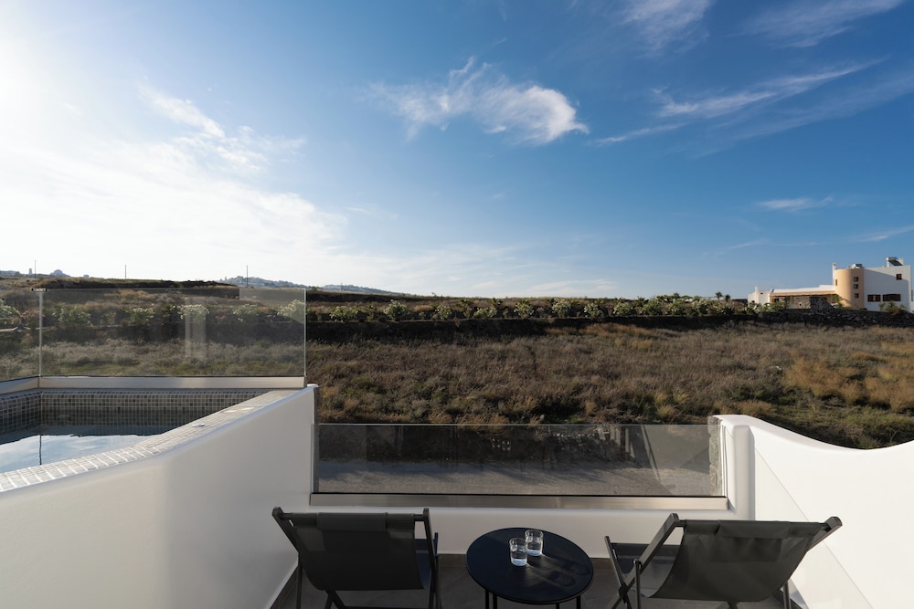 Premier Two Bedroom Villa with Hot Tub - Photo 9