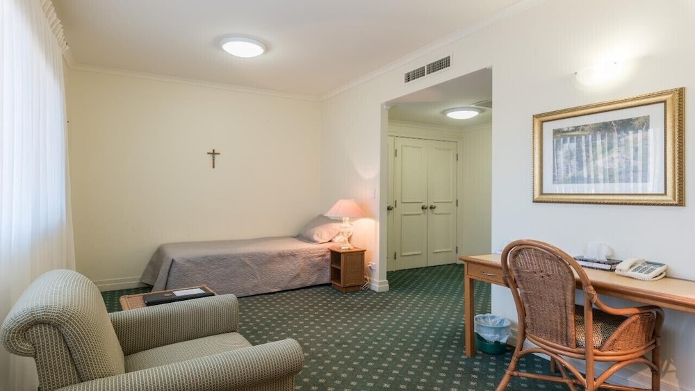 Single Room photo 3