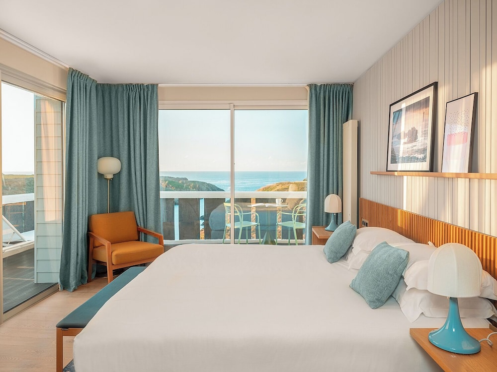 Suite, Sea View