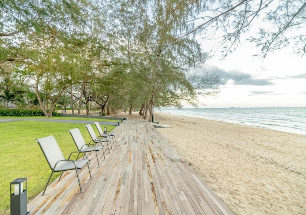 Presidential Villa, 4 Bedrooms, Beachfront - Photo 8