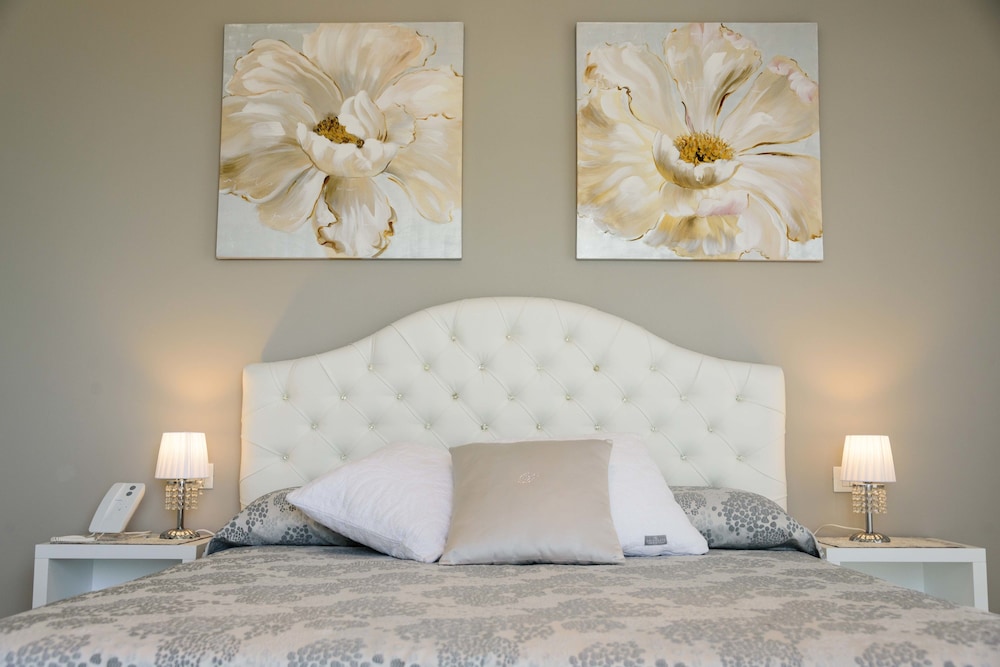 Royal Suite photo 2