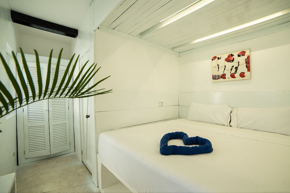 Hephaestus Room