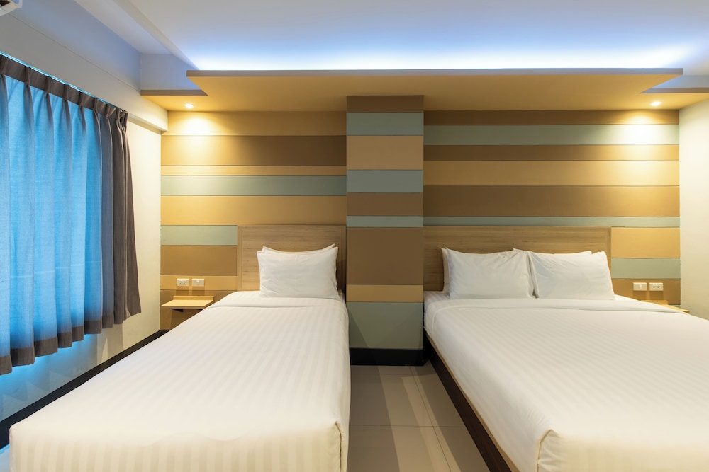 Family Triple Room, Non Smoking, City View photo 2