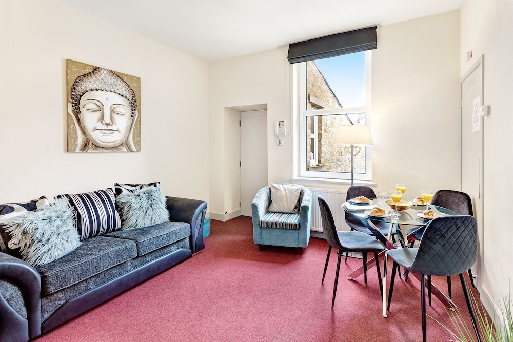 Deluxe Apartment, Ensuite, City View (2 Bed) - Photo 16