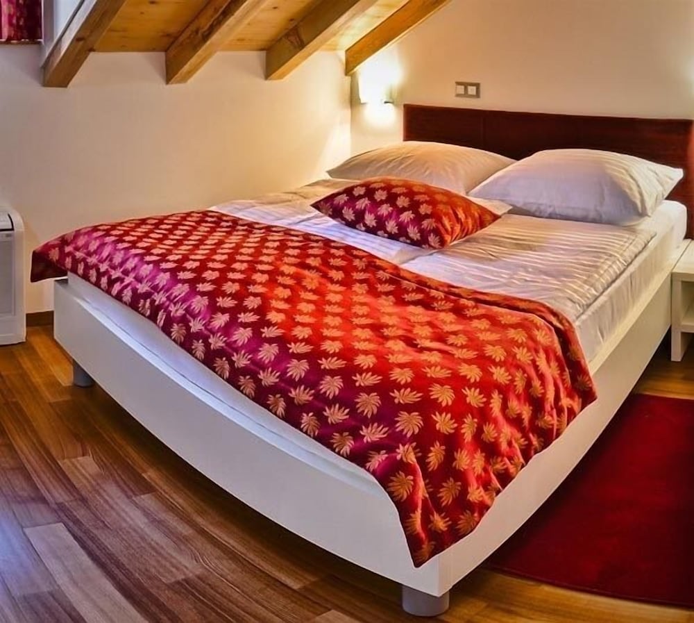 Junior Studio Suite