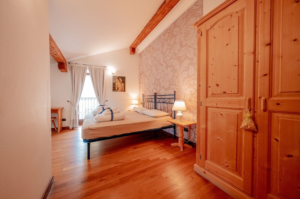 Double Room - Photo 14
