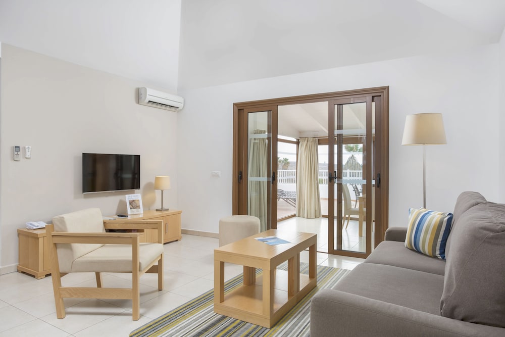 Family Apartment, 2 Bedrooms - Photo 6