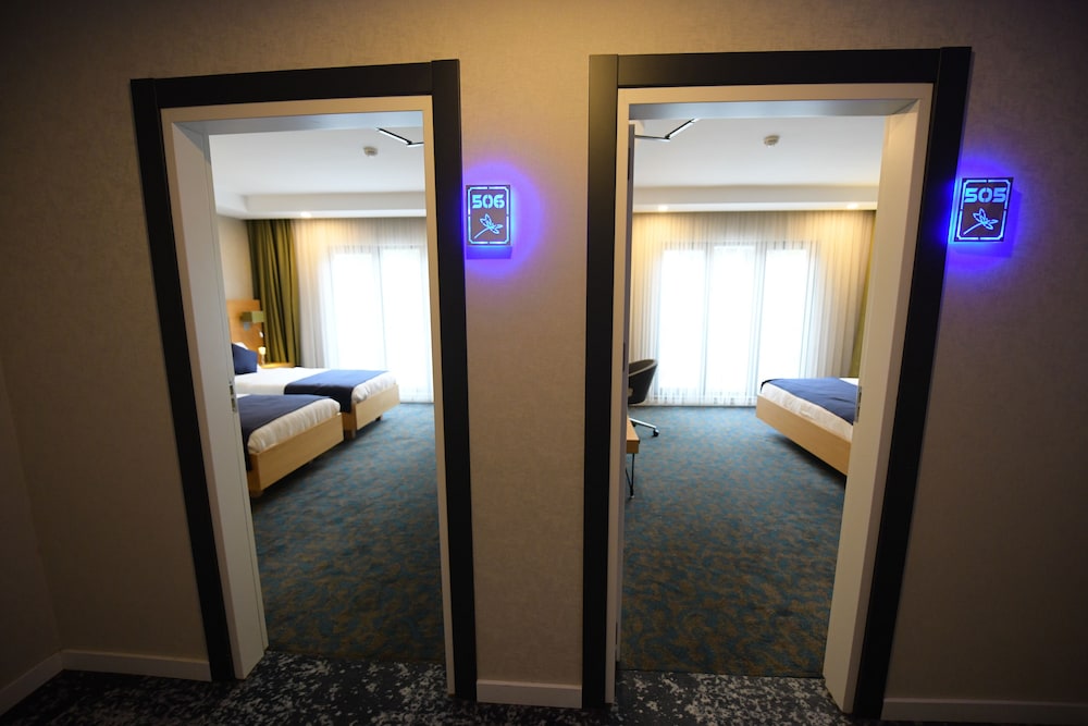 Deluxe Room, 2 Bedrooms, Mountain View