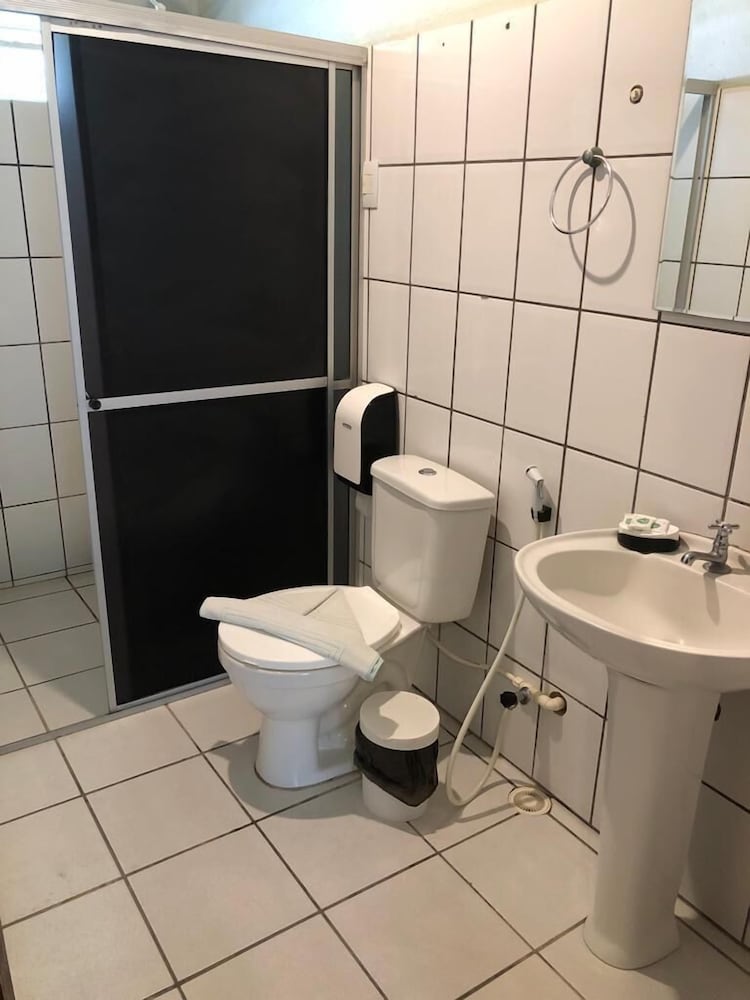 Comfort Room - Photo 3