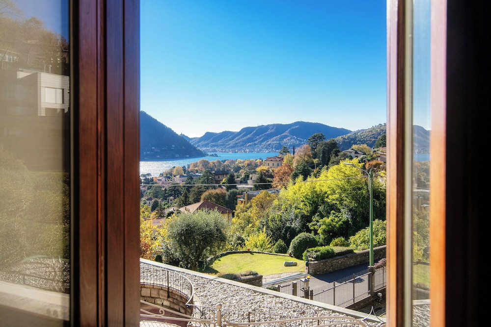 Apartment, Lake View