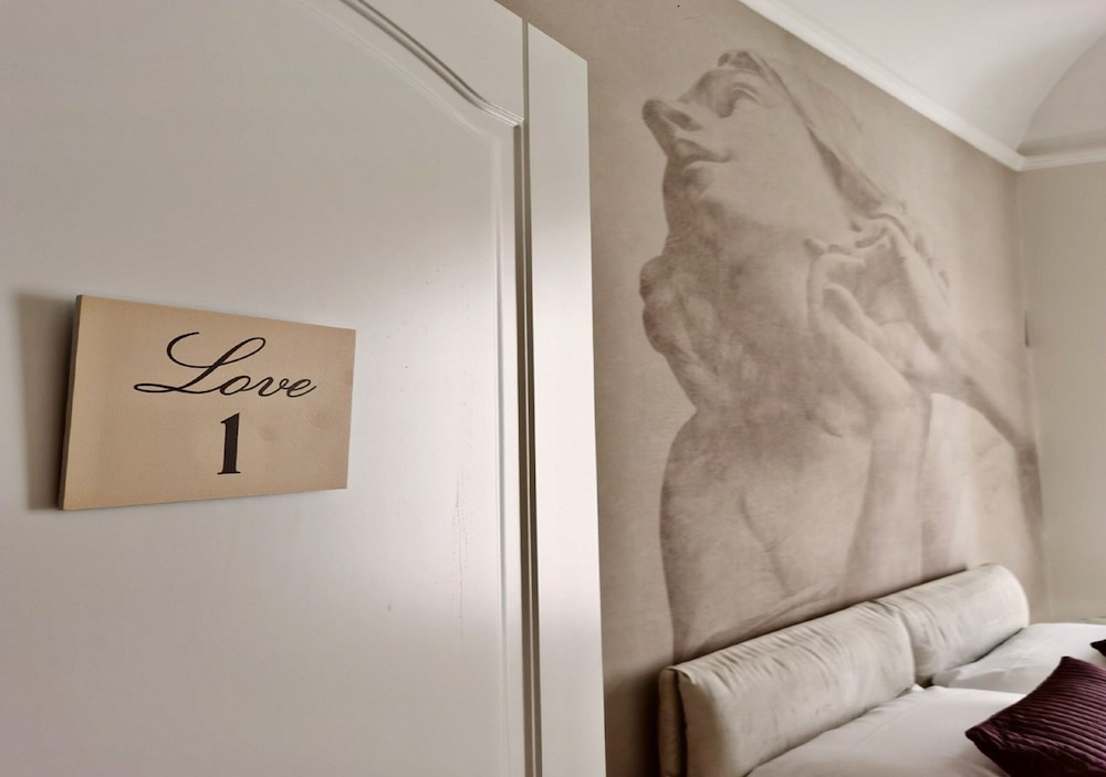 Superior Room, 1 Bedroom, Private Bathroom, City View photo 3