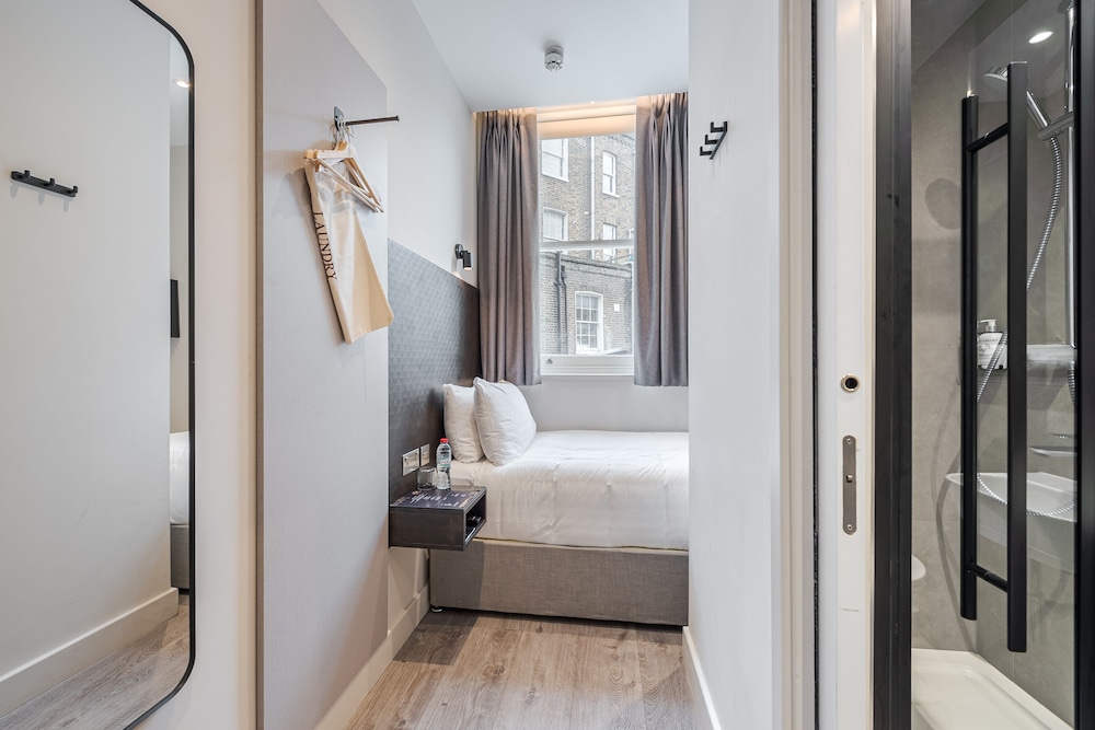 Basic Single Room photo 2