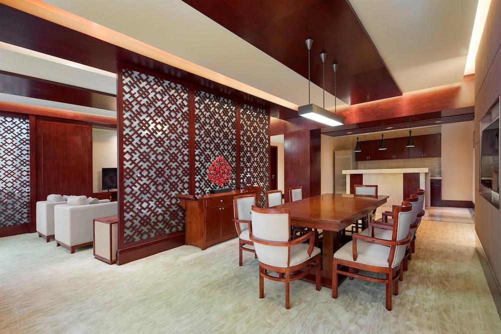 Suite, 1 Bedroom photo 2