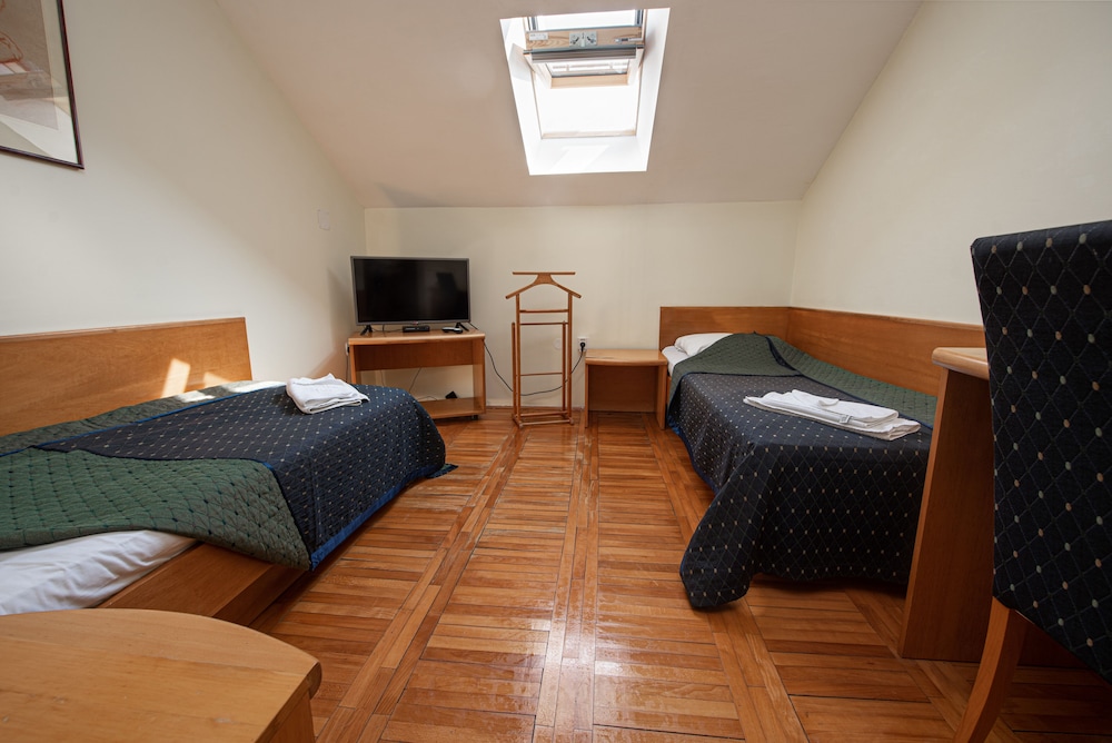 Classic Twin Room