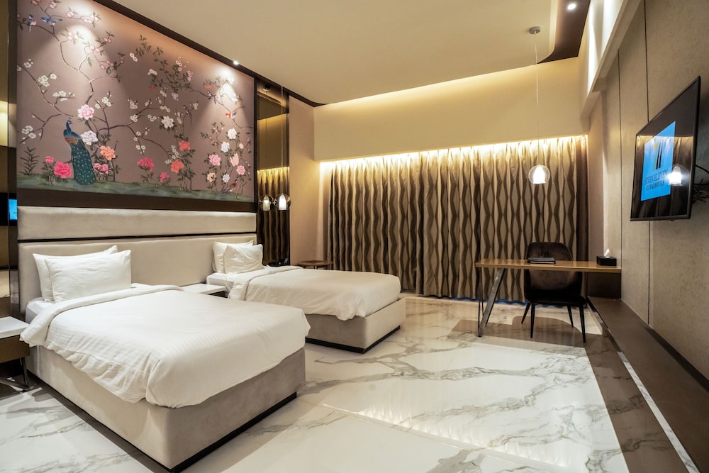 Deluxe Room Twin Bed - Photo 5