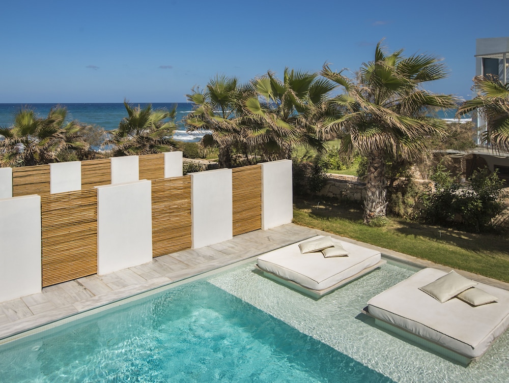 Cool Room with Sharing pool thumbnail 6