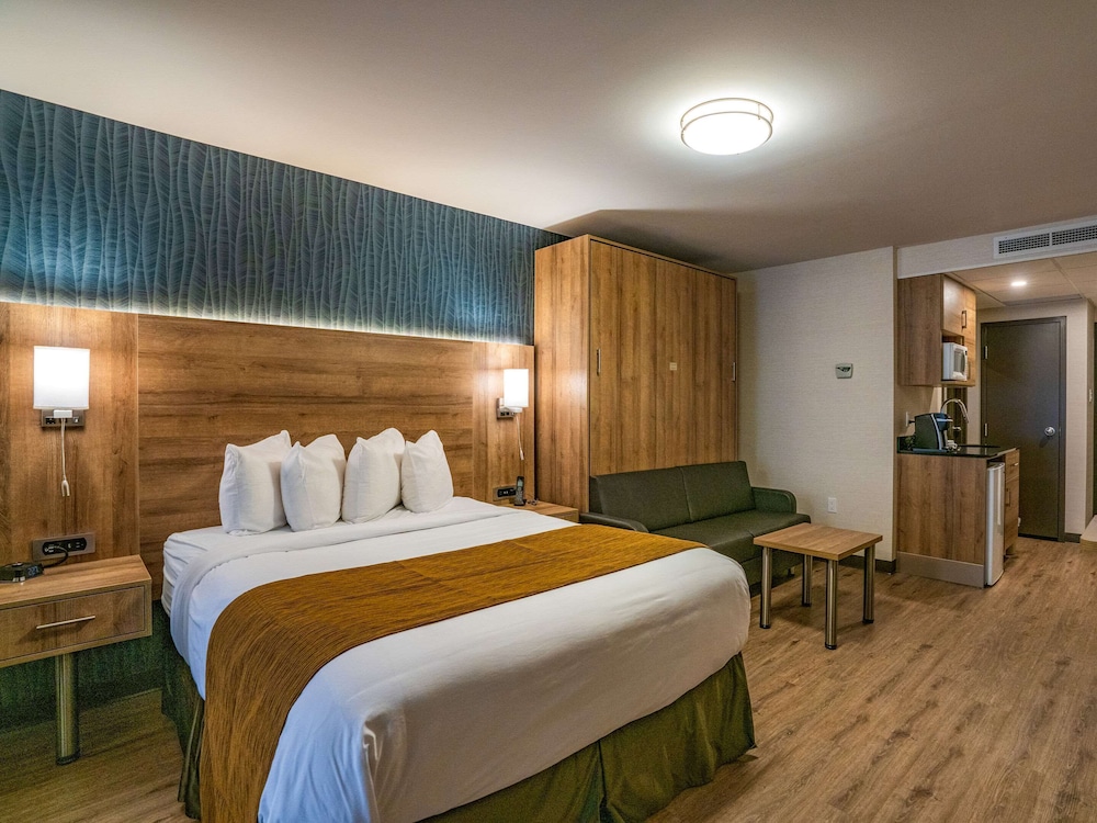 Suite, Multiple Beds, Non Smoking (Efficiency) - Photo 1