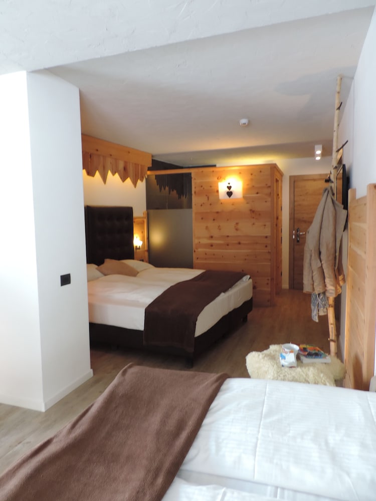 Quadruple Room, Mountain View (Rododendro) photo 2