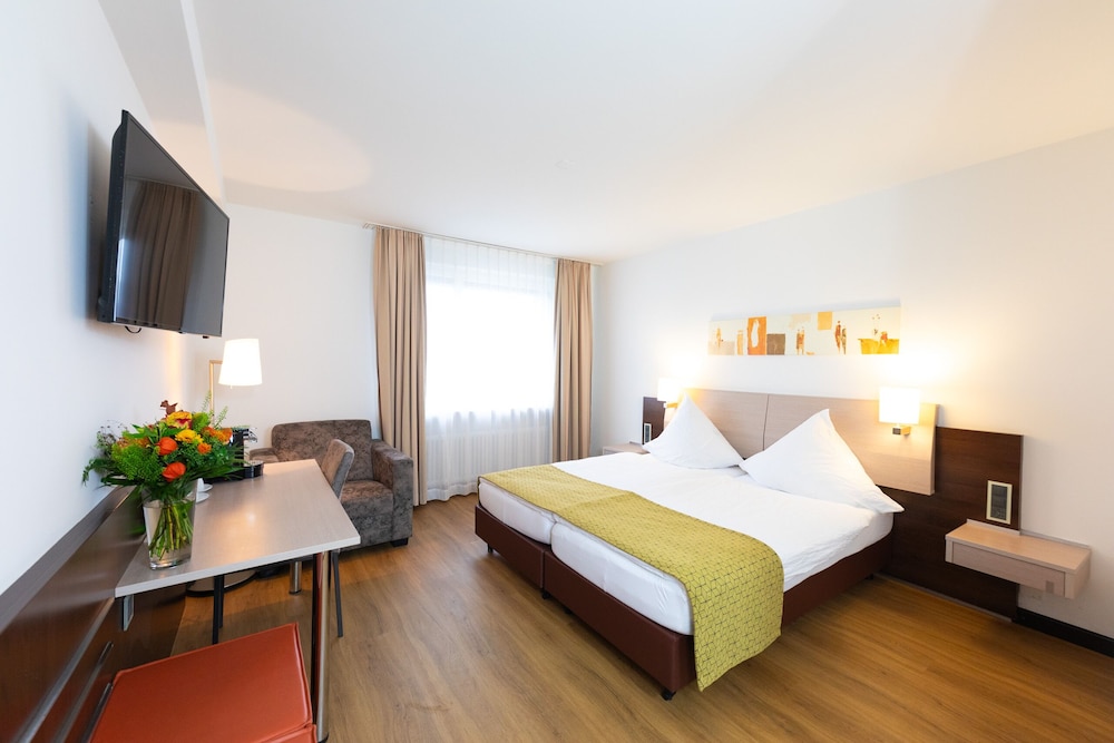 Modern Comfort Room photo 1