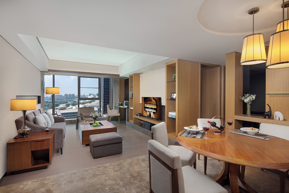 Executive Apartment, 3 Bedrooms, Kitchen, City View