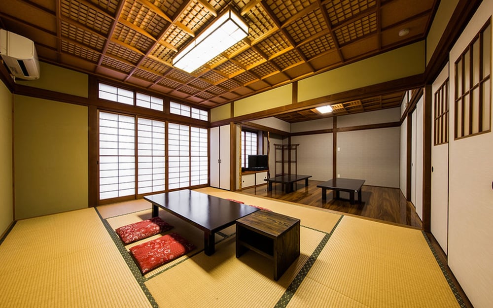 Japanese Style Room For 9 Guests (Hagi)