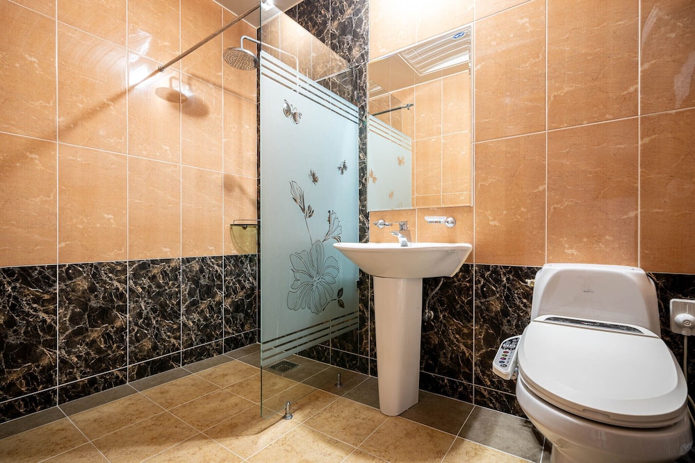 Standard Double Room - Photo 2