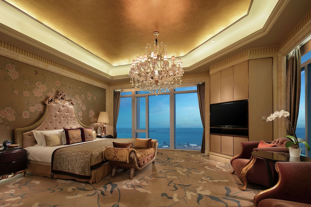 Presidential Suite, 1 King Bed photo 3