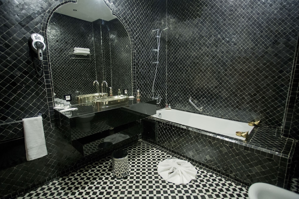 Junior Suite, Non Smoking - Photo 13