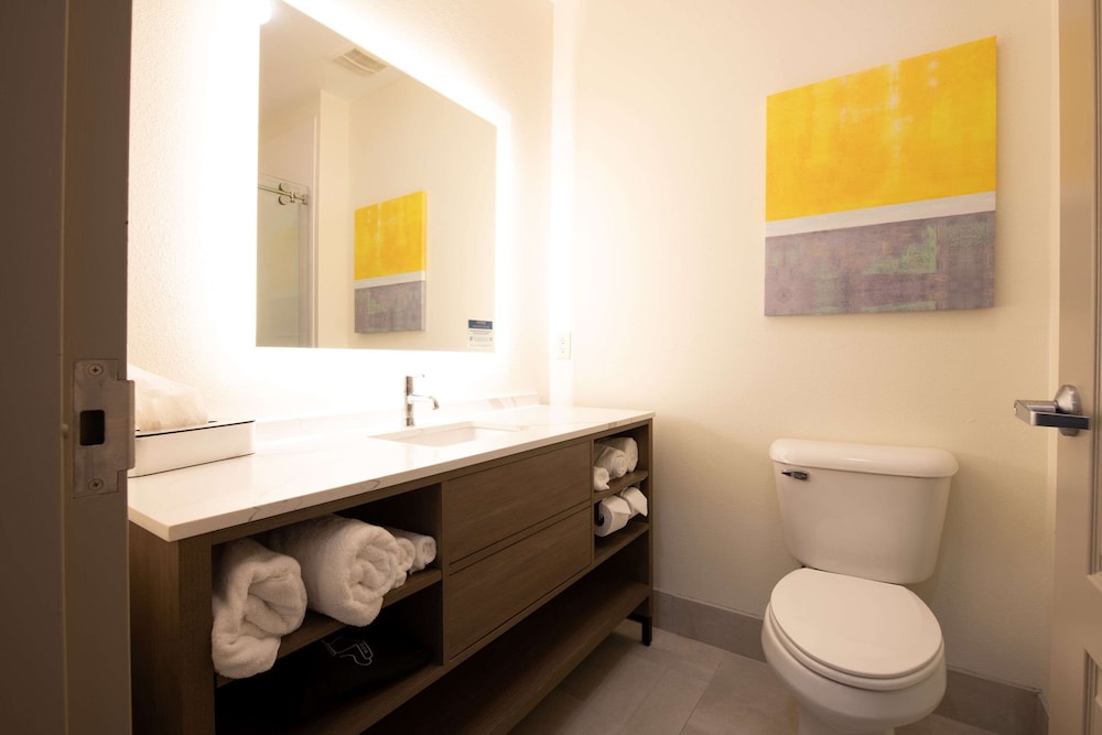 Suite, 2 Queen Beds, Non Smoking - Photo 2