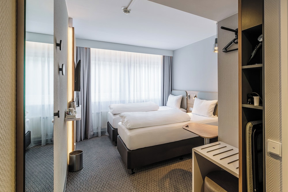 Standard Room, 2 Twin Beds - Photo 4