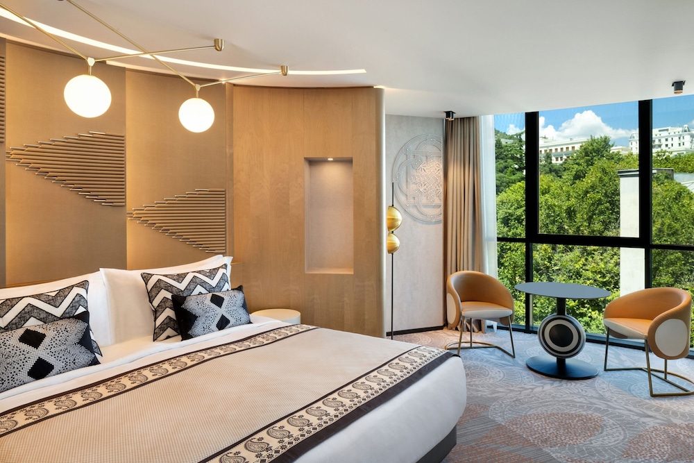 Signature Suite, Multiple Beds - Photo 2