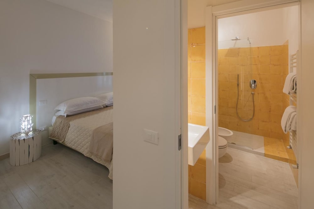 Double Room, 1 Queen Bed, photo 7