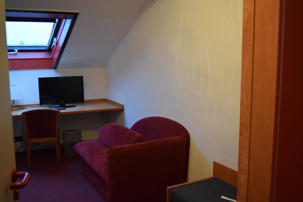 Economy Single Room