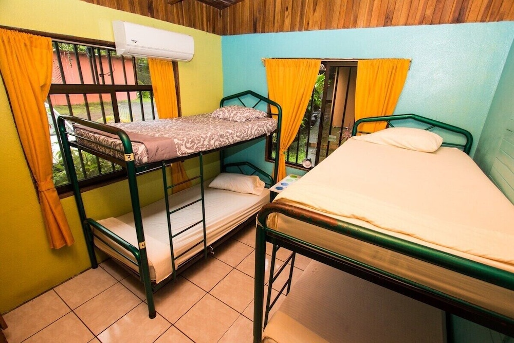 Economy Shared Dormitory, Shared Bathroom, Ocean View (10) photo 2