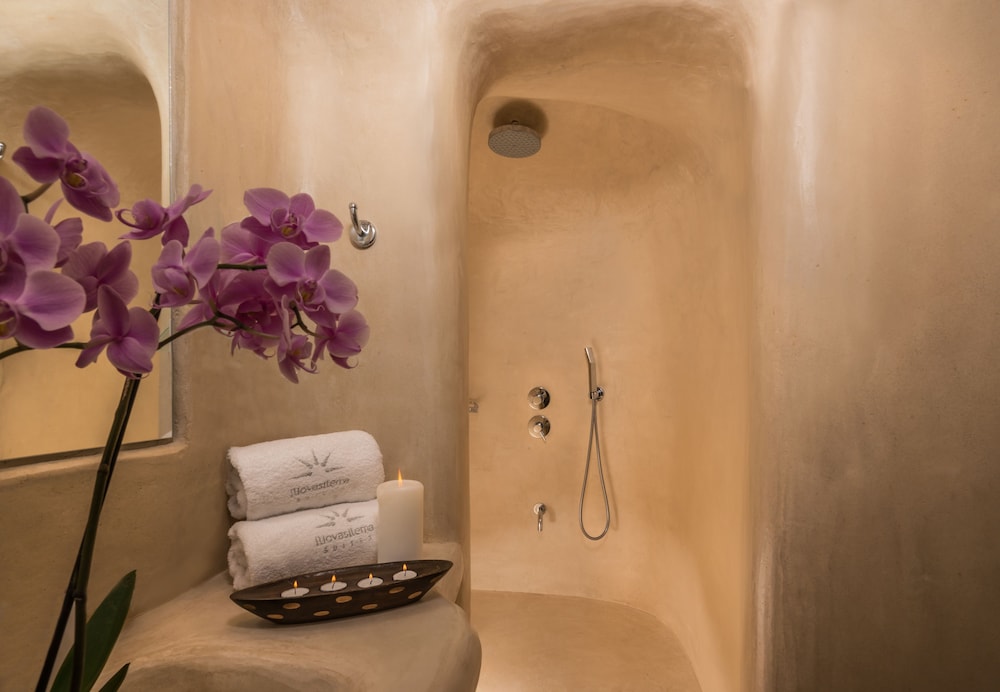 Junior Suite ( Caldera View) - Photo 7