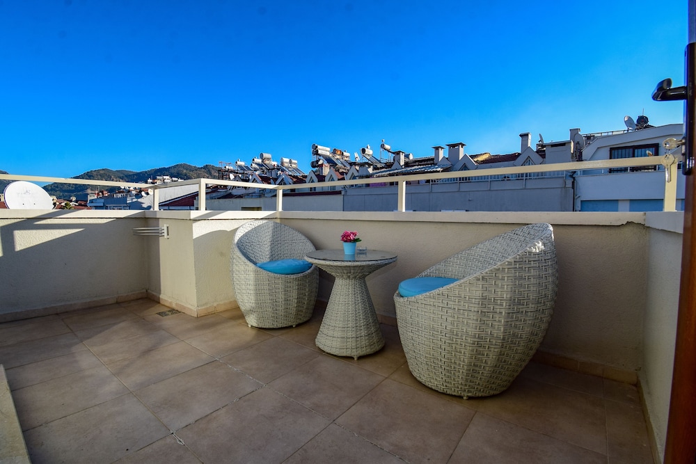 Double Suite, Terrace