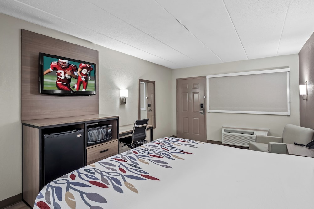 Deluxe Room, 1 Queen Bed, Non Smoking - Photo 1
